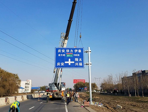 天津天津道路护栏网网片该如何进行正确的选购呢？
